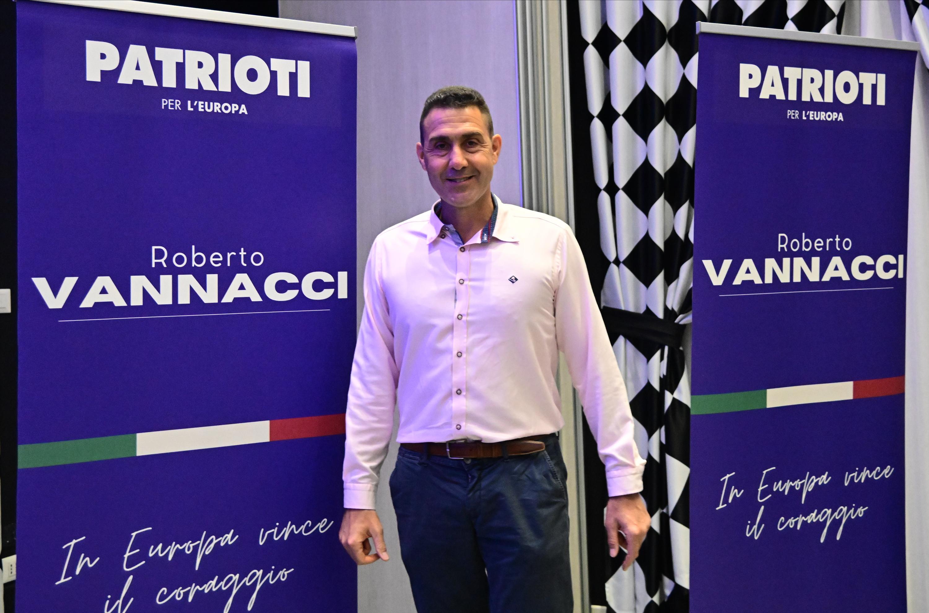 Il Maalox per digerire la maxi cena di Vannacci