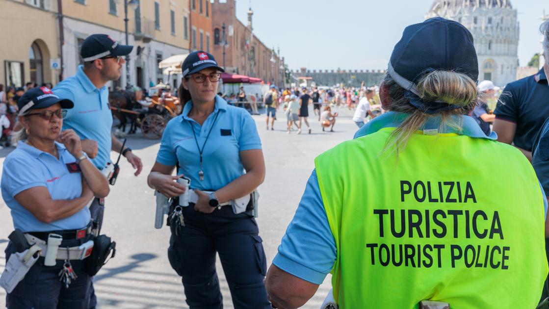 Ladra fermata dai turisti: denunciata, ma i 400 euro erano già spariti Ladra fermata dai turisti: denunciata, ma i 400 euro erano già spariti