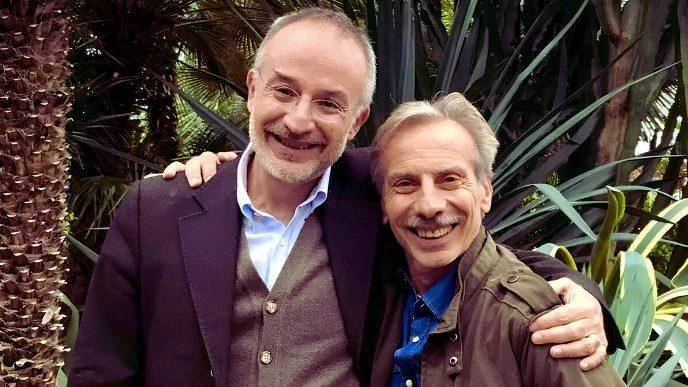 Stefano Mancuso e Giovanni Storti sono i protagonisti di “Alberi“, spettacolo diretto da Arturo Brachetti che debutta in anteprima. questa sera ad Assisi