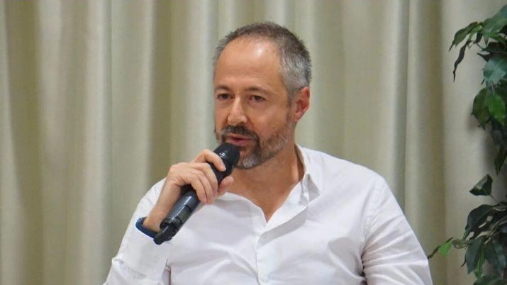 Il consigliere del movimento cinque stelle Tommaso Pierazzi commenta con amarezza la mancanza di piani di abbattimento delle barriere architettoniche Il consigliere del movimento cinque stelle Tommaso Pierazzi commenta con amarezza la mancanza di piani di abbattimento delle barriere architettoniche