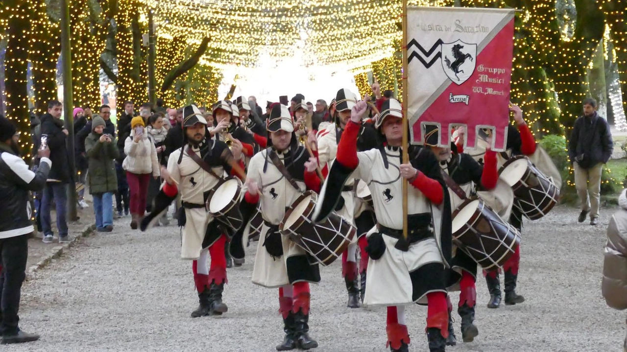 Lego in Fraternita, nella rocca il tandem con il paese delle meraviglie. E a ottobre tornano i banchi dal mondo Lego in Fraternita, nella rocca il tandem con il paese delle meraviglie. E a ottobre tornano i banchi dal mondo