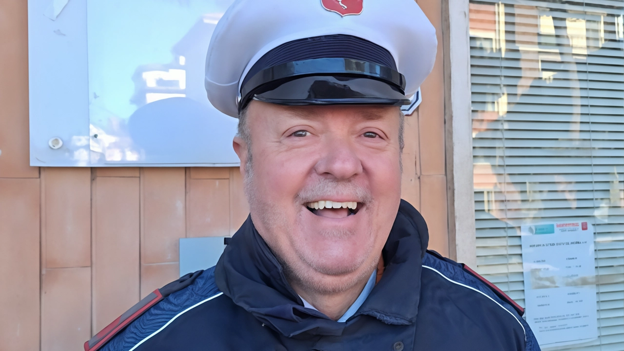 Alessandro Bagnai, Assistente scelto del corpo della polizia municipale dell’Unione dei Comuni è andato in pensione Alessandro Bagnai, Assistente scelto del corpo della polizia municipale dell’Unione dei Comuni è andato in pensione