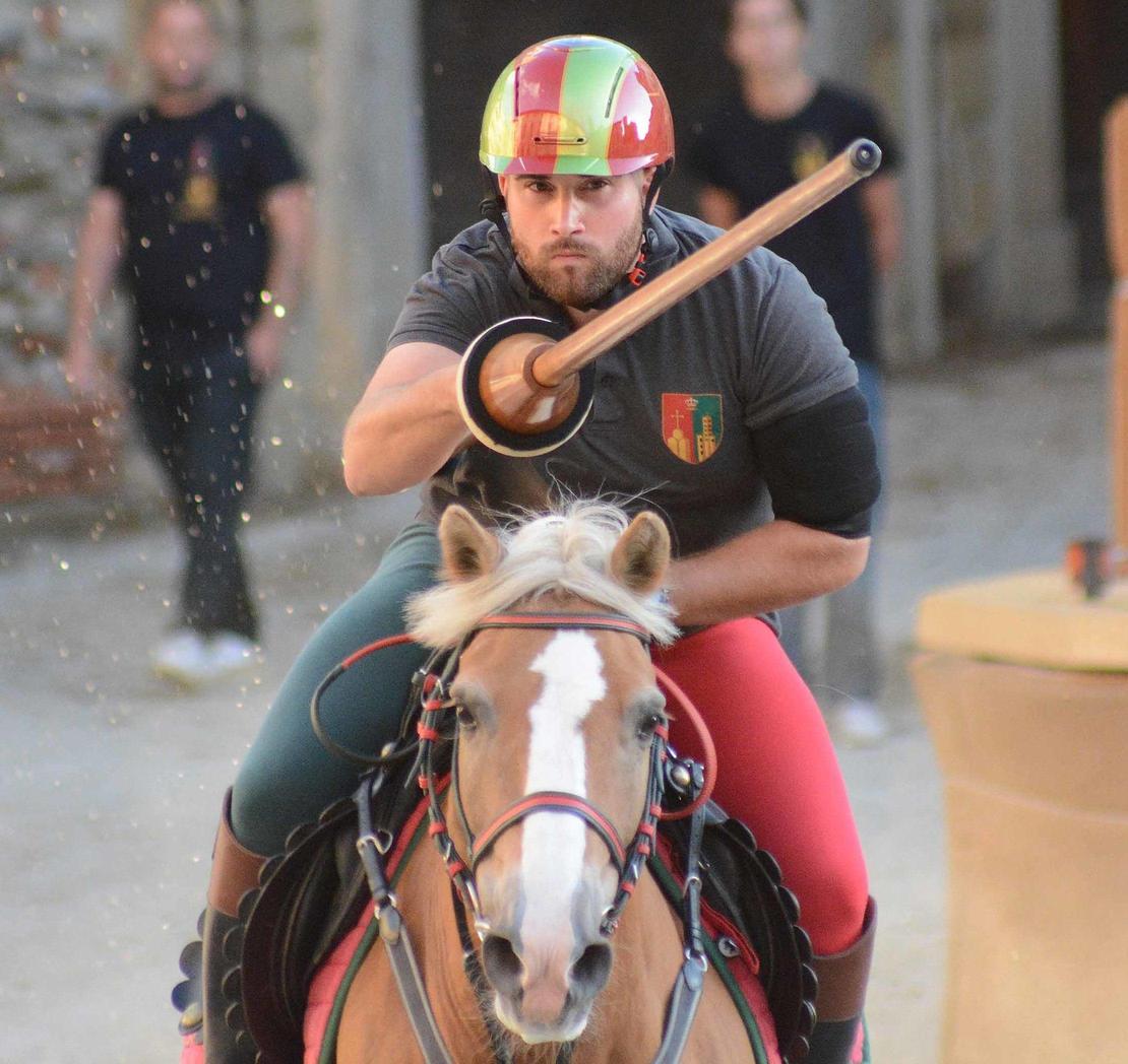 Prove in piazza, è pioggia di cinque. Porta Crucifera guida le carriere. Biancoverdi in dubbio sui cavalli