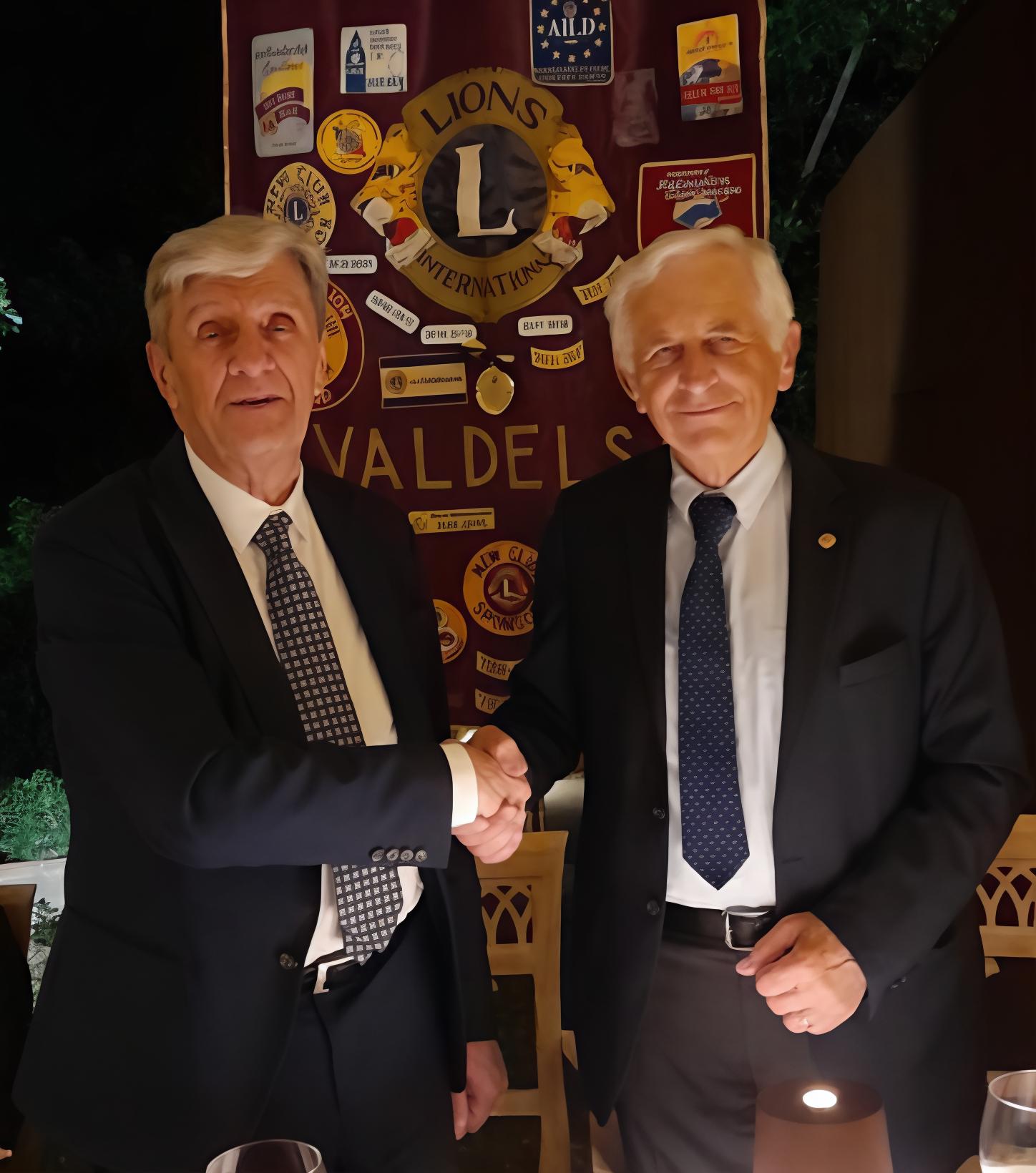 Lions Club. Passaggio della Campana