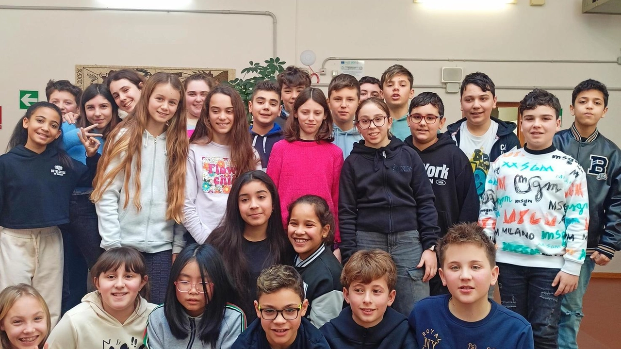 Studenti Abalasei Emily Briana, Cristina Bernardini, Maria Sole Bonci, Aymaa Bouajila, Anass Charafi Riccardo Di Brino, Amin El Ajlaoui, Enea Felici, Diego... Studenti Abalasei Emily Briana, Cristina Bernardini, Maria Sole Bonci, Aymaa Bouajila, Anass Charafi Riccardo Di Brino, Amin El Ajlaoui, Enea Felici, Diego...