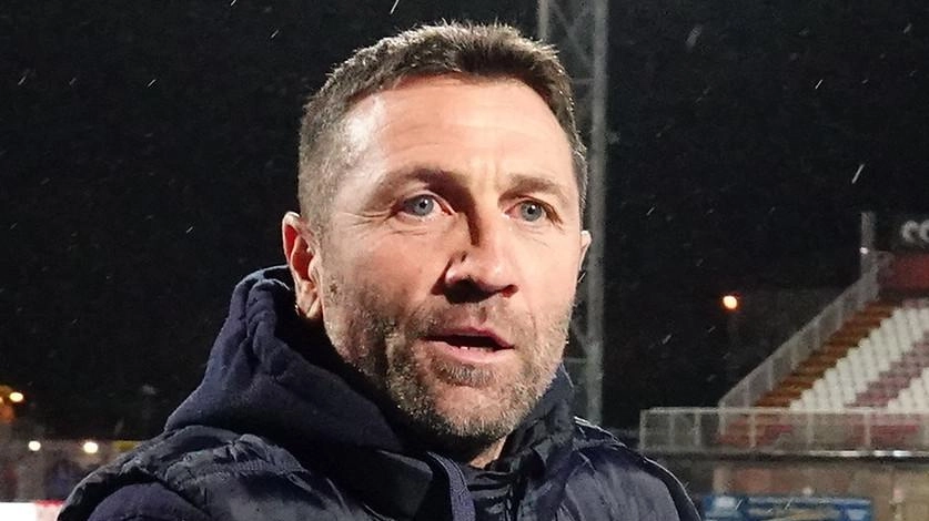 L’allenatore vuole i primi punti sulla panchina amaranto per arginare la crisi e alzare il morale della squadra. Di fronte, però, c’è una squadra che sta vivendo un gran momento di forma: ha fatto sei risultati utili di fila . L’allenatore vuole i primi punti sulla panchina amaranto per arginare la crisi e alzare il morale della squadra. Di fronte, però, c’è una squadra che sta vivendo un gran momento di forma: ha fatto sei risultati utili di fila .