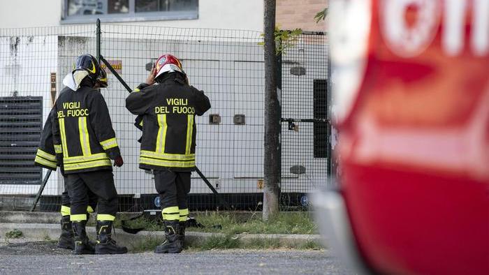 Tre bambini con bruciore agli occhi e alla gola: scuola evacuata, scattano le verifiche Tre bambini con bruciore agli occhi e alla gola: scuola evacuata, scattano le verifiche