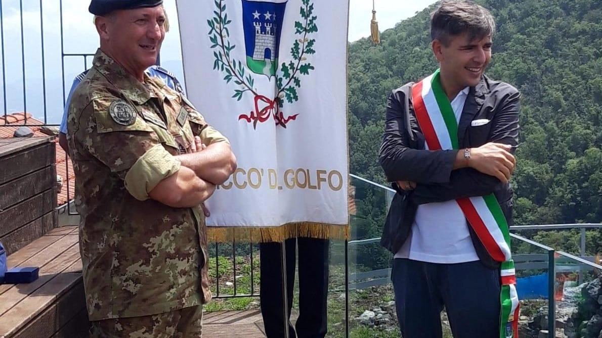 Il sindaco di Riccò del Golfo, Loris Figoli, in occasione di un incontro istituzionale avvenuto alcuni anni fa nel sito archeologico di Carpena. Ieri i controlli del comando riccolese di polizia locale Il sindaco di Riccò del Golfo, Loris Figoli, in occasione di un incontro istituzionale avvenuto alcuni anni fa nel sito archeologico di Carpena. Ieri i controlli del comando riccolese di polizia locale