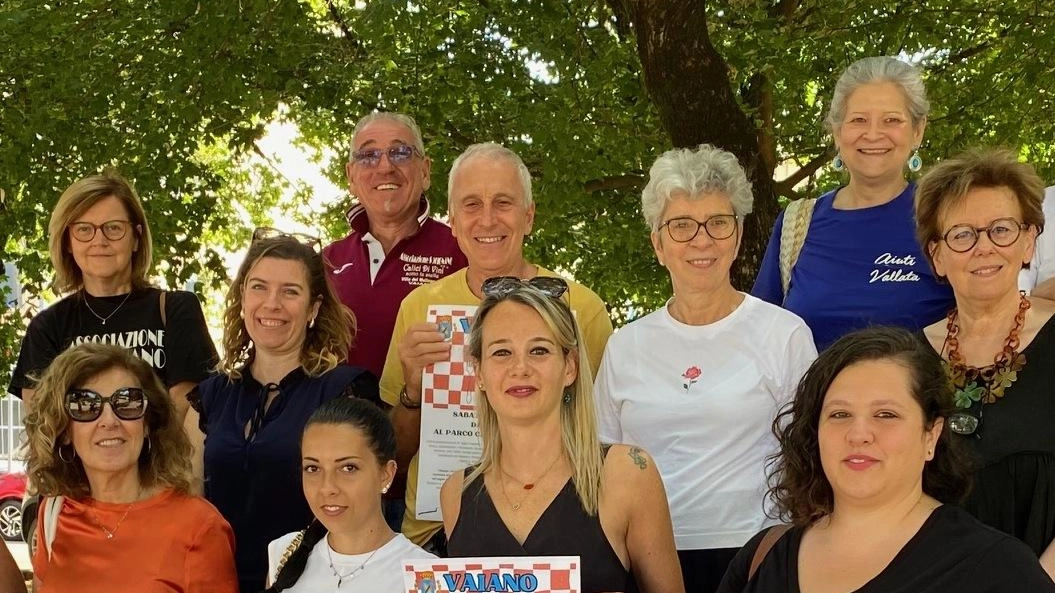 A "Vaiano a Tavola" la solidarietà trionfa con la raccolta di oltre 4mila euro per progetti di supporto alla comunità. Associazioni e volontari si uniscono per una festa di successo. A "Vaiano a Tavola" la solidarietà trionfa con la raccolta di oltre 4mila euro per progetti di supporto alla comunità. Associazioni e volontari si uniscono per una festa di successo.