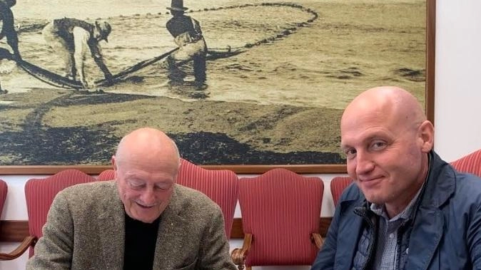 Il "Complesso di orti urbani" di Vittoria Apuana affidato alla società Mutuo Soccorso per 5 anni, con possibilità di proroga, per trasformare aree in luoghi di aggregazione e scambio culturale. Il "Complesso di orti urbani" di Vittoria Apuana affidato alla società Mutuo Soccorso per 5 anni, con possibilità di proroga, per trasformare aree in luoghi di aggregazione e scambio culturale.