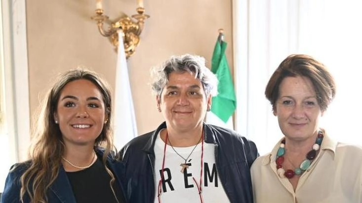 Eleonora Veroni e Patrizia Giannoni insieme al direttore di Confcommercio Sara Giovannini Eleonora Veroni e Patrizia Giannoni insieme al direttore di Confcommercio Sara Giovannini
