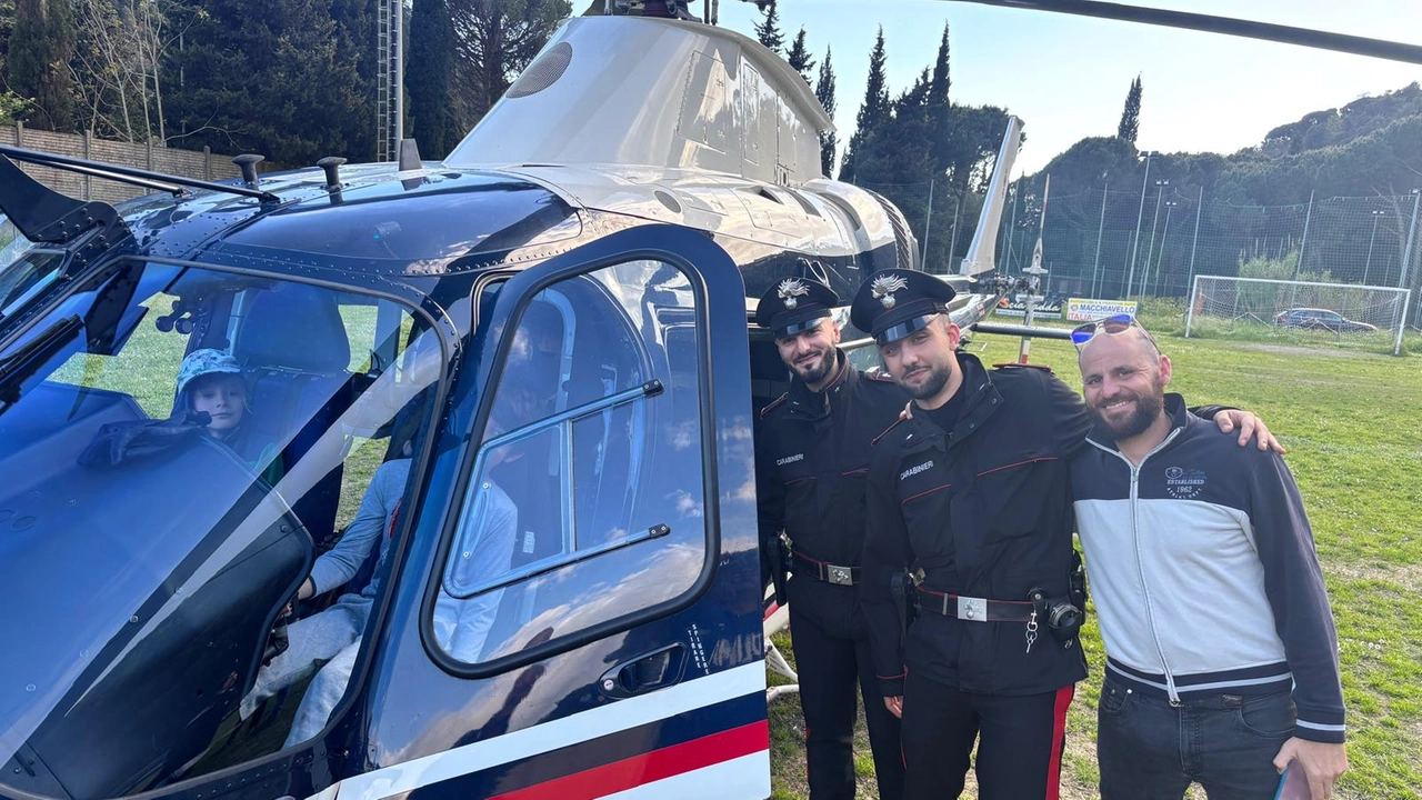 Bambini si perdono nei boschi, trovati da un volontario della Protezione civile