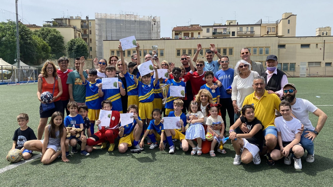 La premiazione del prestigioso torneo di calcio giovanile Gianca Cup alla Sales La premiazione del prestigioso torneo di calcio giovanile Gianca Cup alla Sales