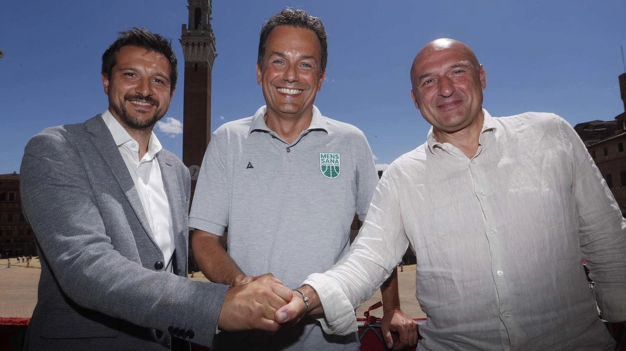 E’ iniziata l’era di Federico Vecchi (nella foto con Caliani e Frati) come coach della Mens Sana. Ieri mattina il... E’ iniziata l’era di Federico Vecchi (nella foto con Caliani e Frati) come coach della Mens Sana. Ieri mattina il...