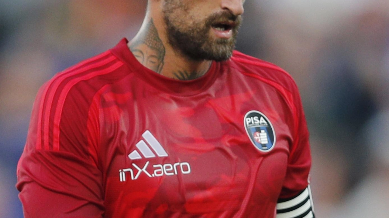 Il capitano Antonio Caracciolo sta vivendo una rinascita nel suo ruolo difensivo allo Sporting Club, superando le difficoltà fisiche e psicologiche del passato. Guida con esperienza la squadra di Inzaghi, dimostrando un notevole miglioramento rispetto alla stagione precedente. Il capitano Antonio Caracciolo sta vivendo una rinascita nel suo ruolo difensivo allo Sporting Club, superando le difficoltà fisiche e psicologiche del passato. Guida con esperienza la squadra di Inzaghi, dimostrando un notevole miglioramento rispetto alla stagione precedente.