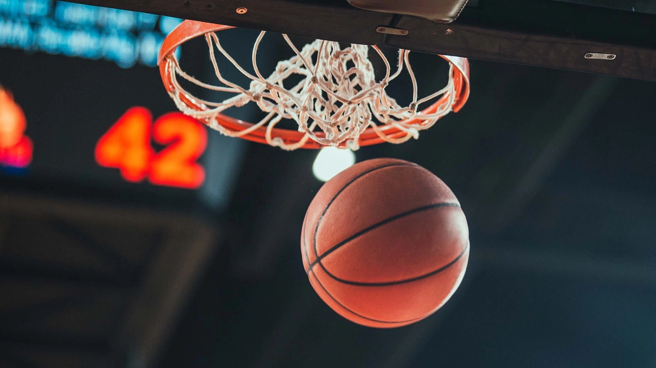 Il roster livornese si presenta ai nastri di partenza del campionato Il roster livornese si presenta ai nastri di partenza del campionato