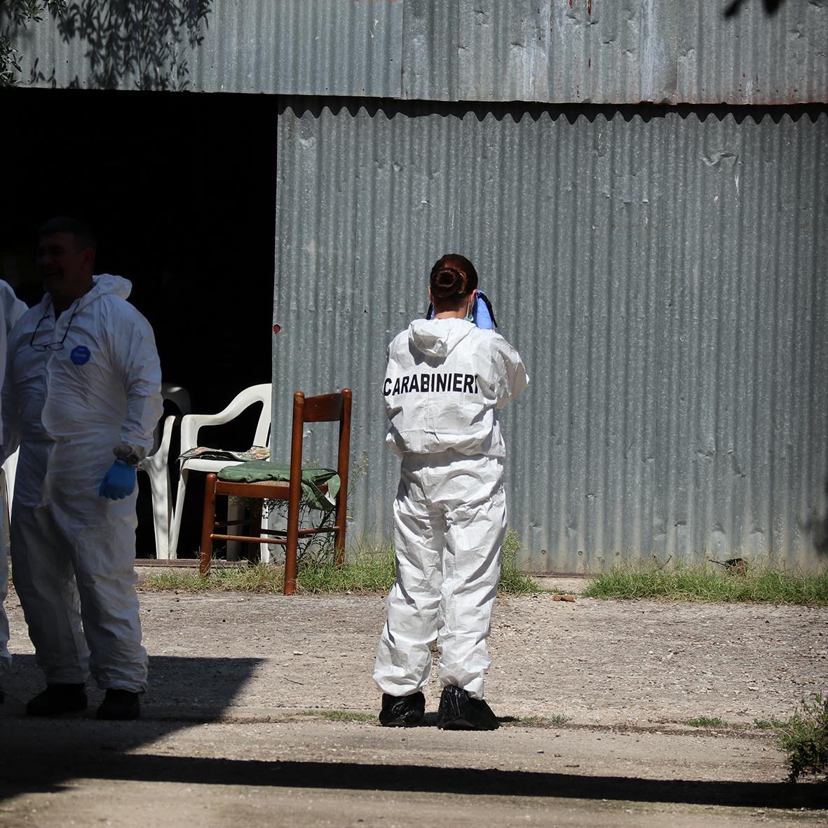 Morto nell’auto in garage, i carabinieri del Ris ritornano nella villetta Morto nell’auto in garage, i carabinieri del Ris ritornano nella villetta