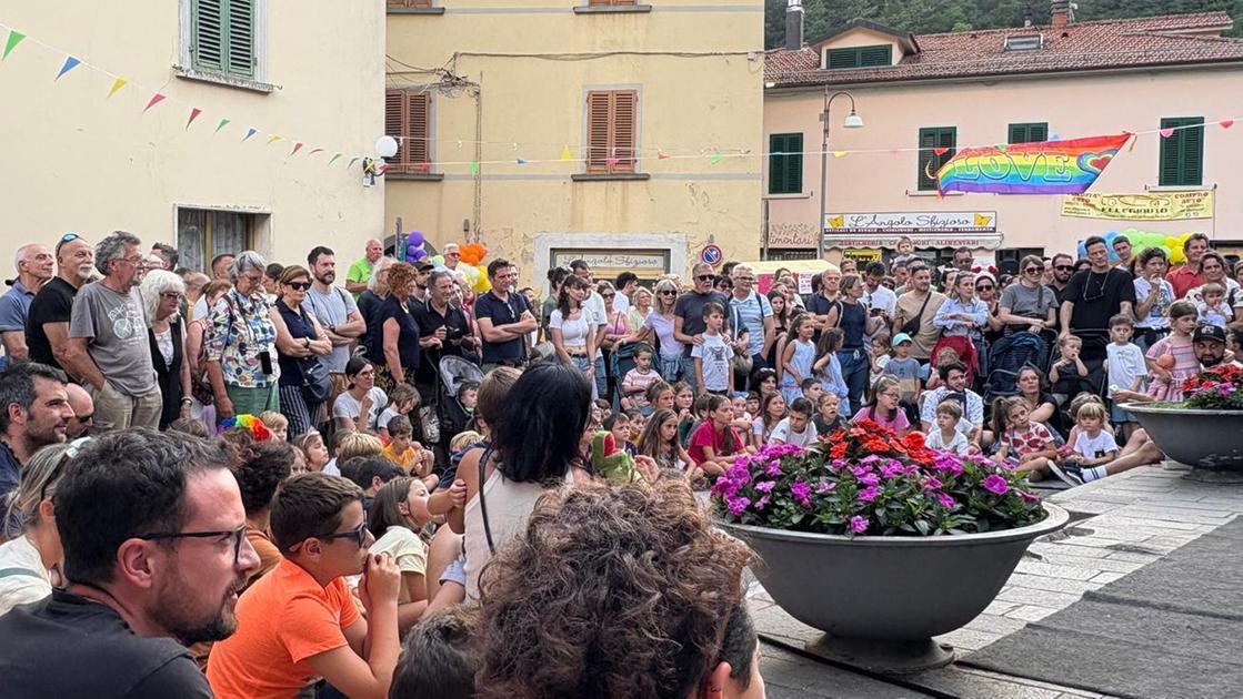 https://www.lanazione.it/image-service/view/acePublic/alias/contentid/ZTYzOTdiYjktYjYxNS00/0/maresca-in-festa-un-weekend-da-ricordare-con-la-nuova-ambulanza.jpeg?f=16:9&w=1200&h=630