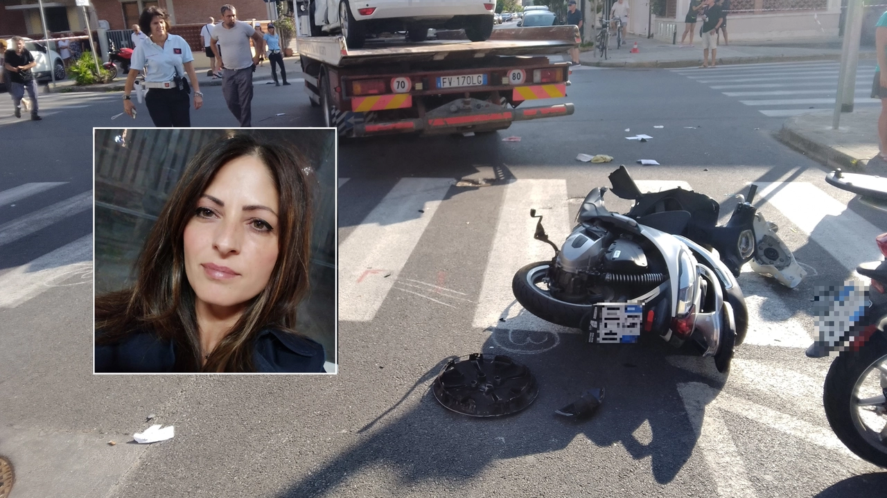 Laura Chiricuta (nel riquadro), 46 anni, morta nell'incidente in centro a Viareggio (Foto Umicini)