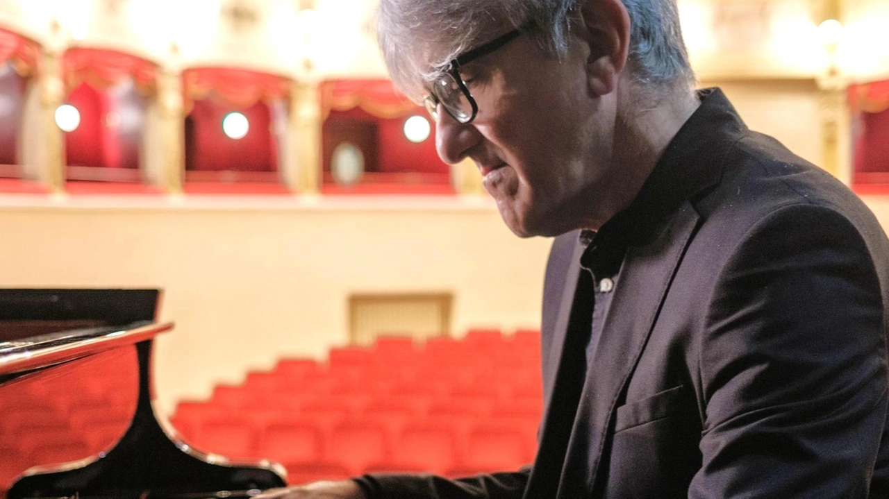 Stasera lo spettacolo con Roberto Alinghieri e il maestro Claudio Cozzani