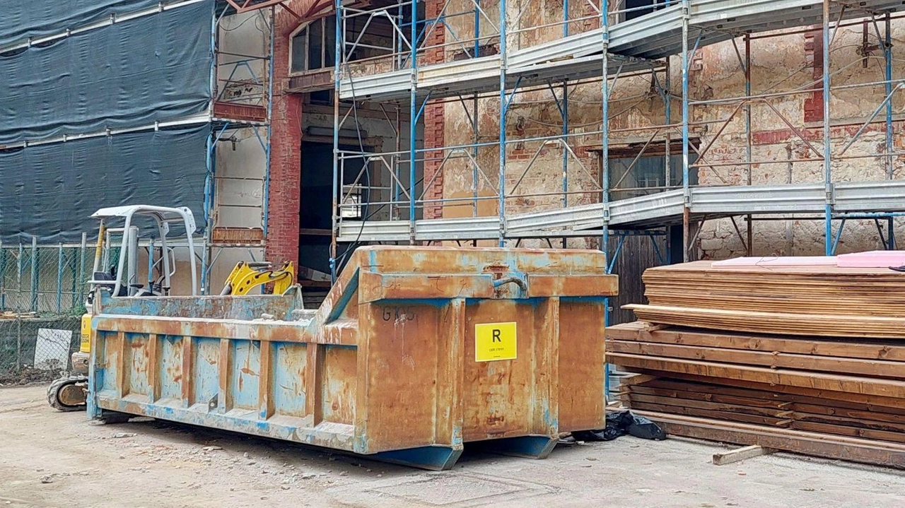 Pietrasanta ottiene oltre 17 milioni di euro per opere pubbliche, sfruttando bandi e il Pnrr per progetti di riqualificazione. Pietrasanta ottiene oltre 17 milioni di euro per opere pubbliche, sfruttando bandi e il Pnrr per progetti di riqualificazione.