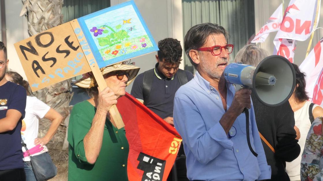 "C’è un’alternativa. E più funzionale" "C’è un’alternativa. E più funzionale"