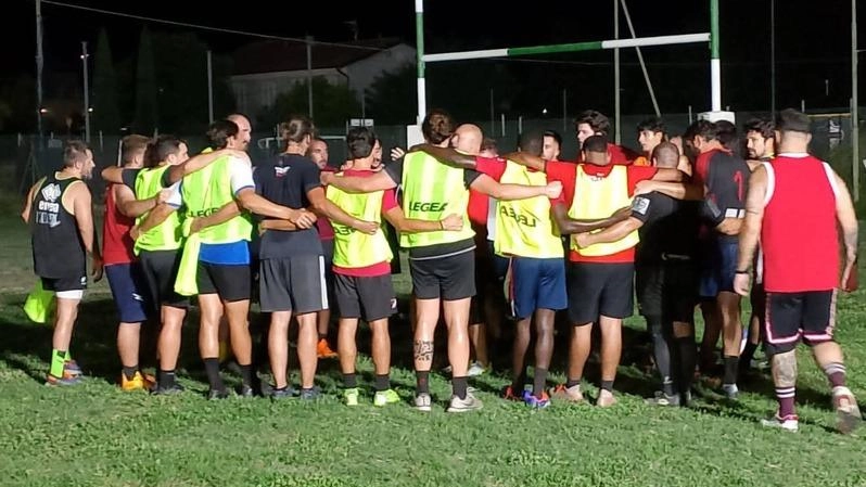 Dopo oltre due anni di assenza, il Rugby Lucca tornerà finalmente a calcare i campi della Toscana e non solo.... Dopo oltre due anni di assenza, il Rugby Lucca tornerà finalmente a calcare i campi della Toscana e non solo....