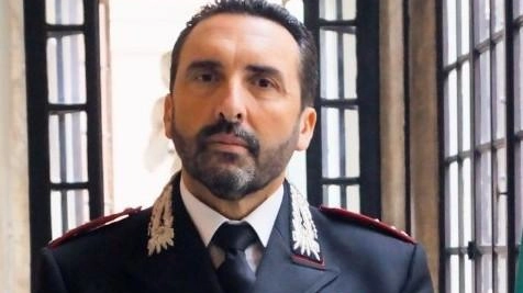 Il Tenente Colonnello Roberto Ghiorzi assume il comando della Compagnia Carabinieri di Carrara, sostituendo il Tenente Colonnello Cristiano Marella trasferito a Lecce. Con esperienza e entusiasmo, Ghiorzi si propone di collaborare con le Autorità locali per raggiungere gli obiettivi istituzionali. Il Tenente Colonnello Roberto Ghiorzi assume il comando della Compagnia Carabinieri di Carrara, sostituendo il Tenente Colonnello Cristiano Marella trasferito a Lecce. Con esperienza e entusiasmo, Ghiorzi si propone di collaborare con le Autorità locali per raggiungere gli obiettivi istituzionali.