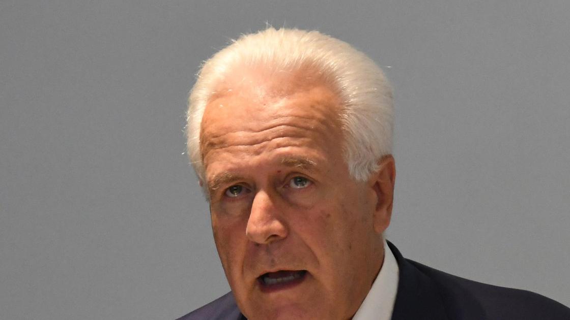 https://www.lanazione.it/image-service/view/acePublic/alias/contentid/ZTc2MTQwMjctMzE5Yy00/0/giani-chiude-la-festa-dellunita.jpeg?f=16:9&w=1200&h=630