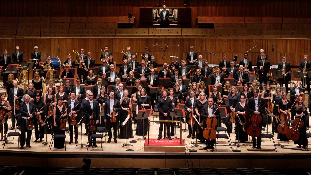 Domani sera al Giglio il maestro Esa-Pekka Salonen dirigerà la prestigiosa orchestra londinese. Domani sera al Giglio il maestro Esa-Pekka Salonen dirigerà la prestigiosa orchestra londinese.