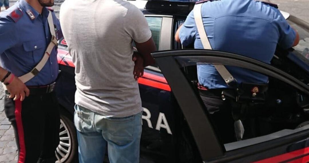 Grave aggressione alle Cascine, uomo pugnalato mentre dorme. Arrestato un 49enne