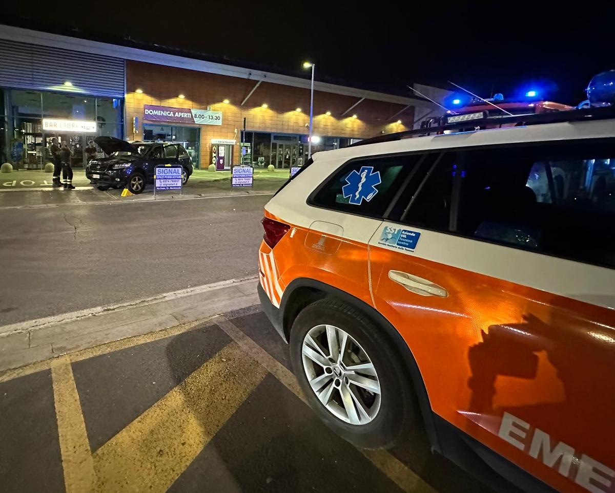 avaria all8217auto lui scende per riavviarla e viene travolto travolto dalla sua stessa vettura 232 grave