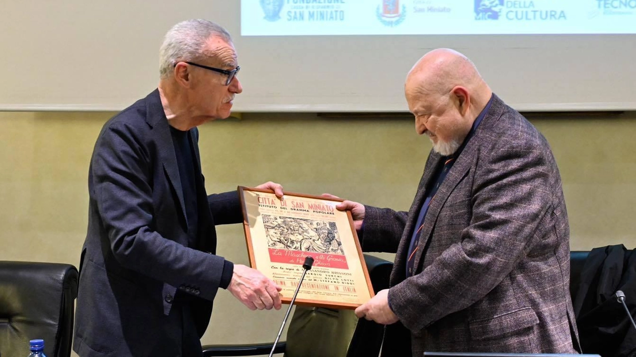 La serata era dedicata al Dantedì dal Dramma. Sala gremita.