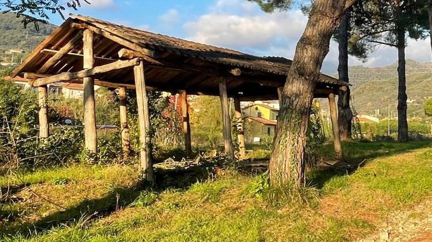 Uno scorcio dell’area di San Rocco su cui sarà effettuato l’intervento di riqualificazione previsto dal progetto approvato dalla giunta comunale di Luni, con costi coperti grazie a risorse del Comune Uno scorcio dell’area di San Rocco su cui sarà effettuato l’intervento di riqualificazione previsto dal progetto approvato dalla giunta comunale di Luni, con costi coperti grazie a risorse del Comune