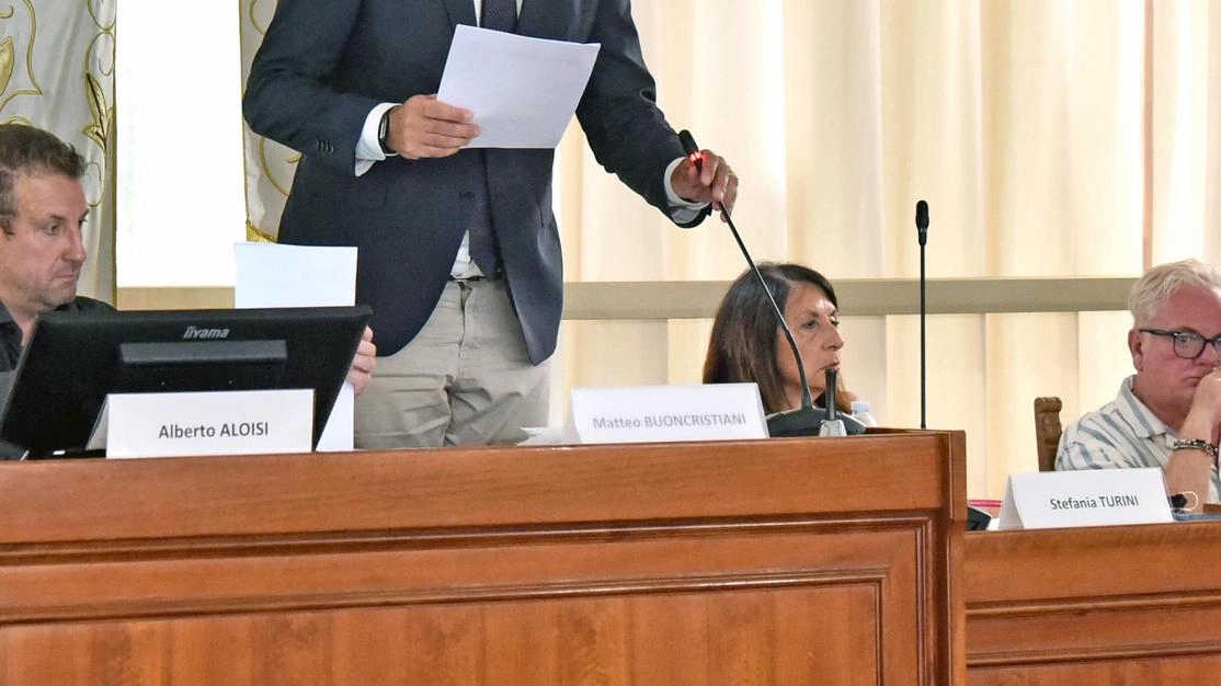 FOLLONICA Il consiglio comunale di Follonica dà il via al procedimento di variante urbanistica per il complesso sportivo Ippodromo dei Pini.... FOLLONICA Il consiglio comunale di Follonica dà il via al procedimento di variante urbanistica per il complesso sportivo Ippodromo dei Pini....