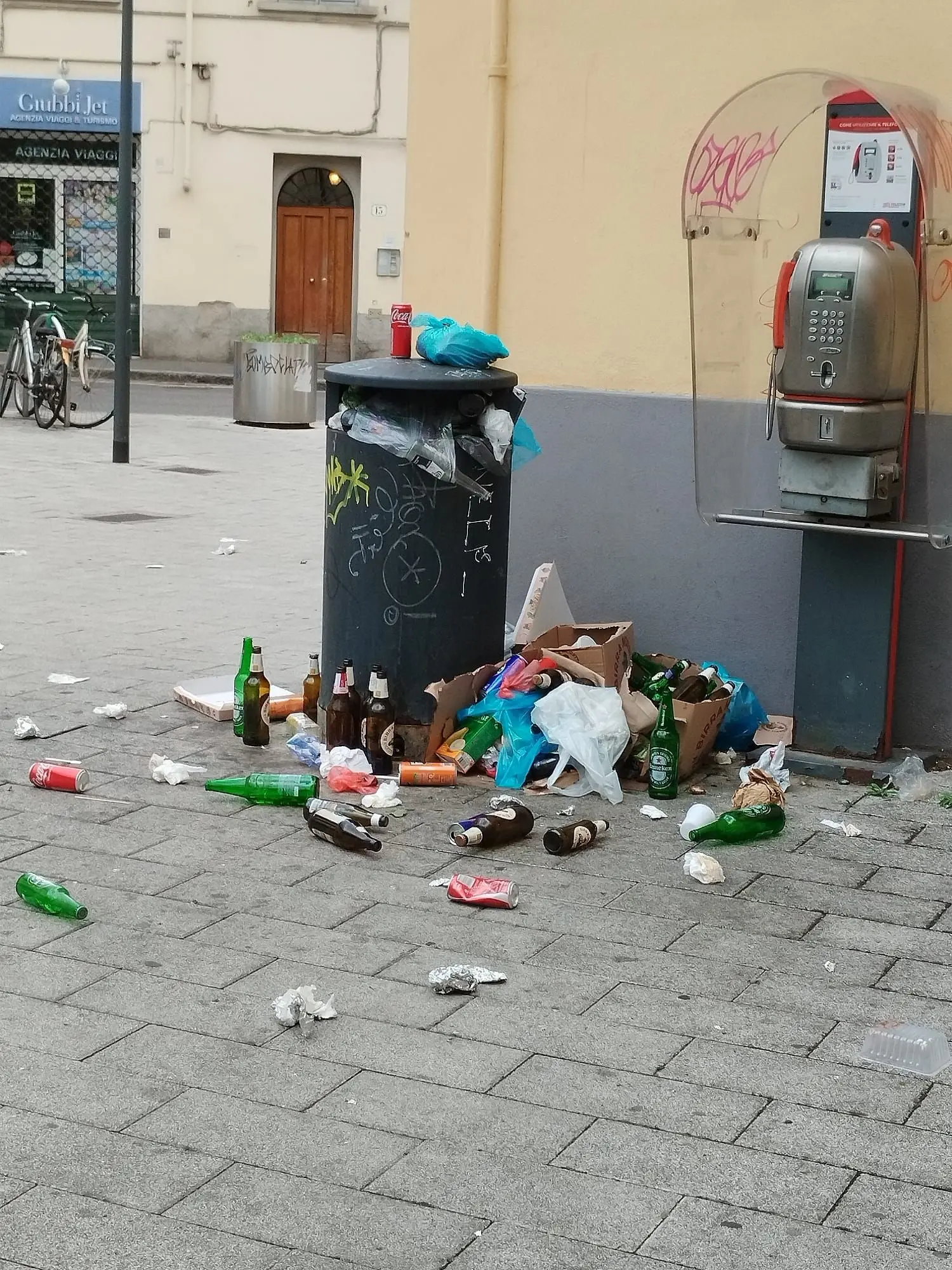 San Jacopino: bivacchi, scippi e spaccate. Residenti esasperati: “Qualcuno intervenga”