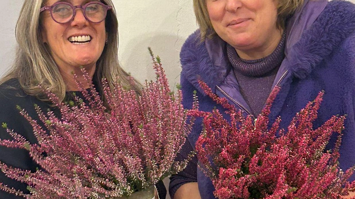 A Aulla, l'associazione 'A piccoli passi' supporta il progetto 'Urban Nature' del Wwf Italia in piazza Mazzini. L'iniziativa promuove la valorizzazione degli ecosistemi urbani e sensibilizza sulla tutela della natura e dei diritti dei minori. A Aulla, l'associazione 'A piccoli passi' supporta il progetto 'Urban Nature' del Wwf Italia in piazza Mazzini. L'iniziativa promuove la valorizzazione degli ecosistemi urbani e sensibilizza sulla tutela della natura e dei diritti dei minori.
