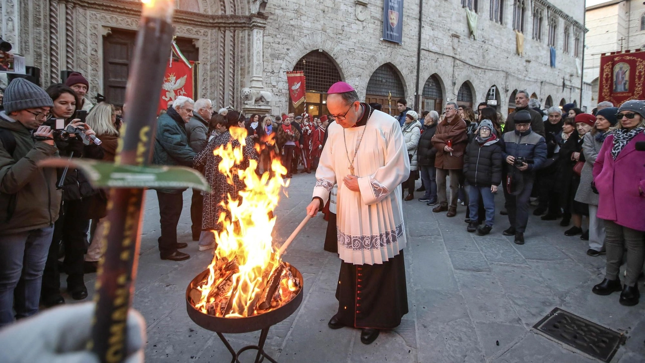 Quasi ci siamo. La città si prepara a festeggiare il suo patrono, quello più pop dei tre, ovvero San Costanzo.... Quasi ci siamo. La città si prepara a festeggiare il suo patrono, quello più pop dei tre, ovvero San Costanzo....