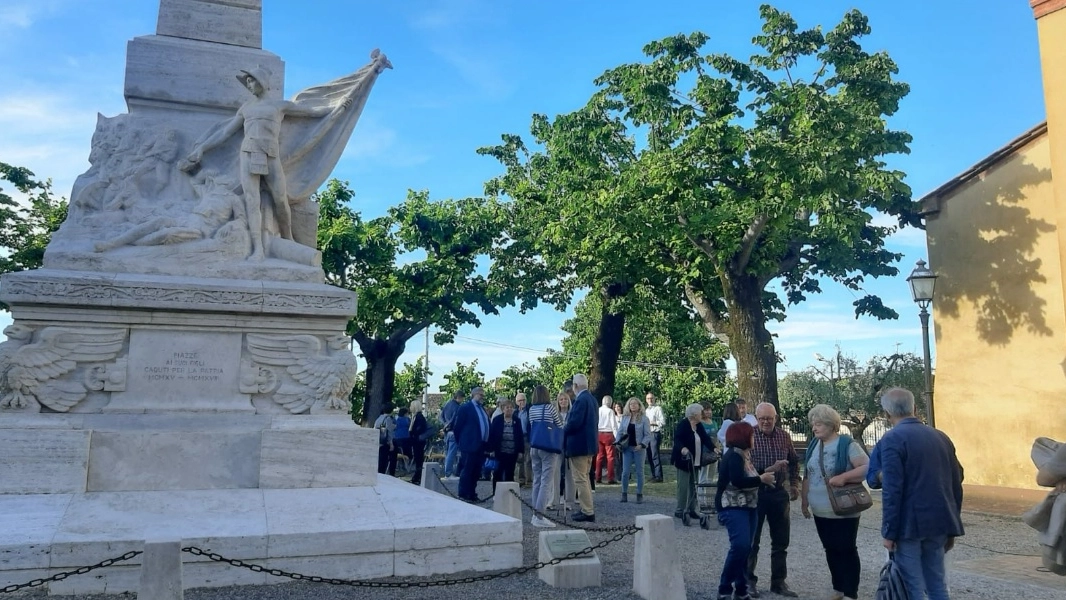 Cetona, inaugurata la mostra sul monumento ai caduti a Piazze Cetona, inaugurata la mostra sul monumento ai caduti a Piazze
