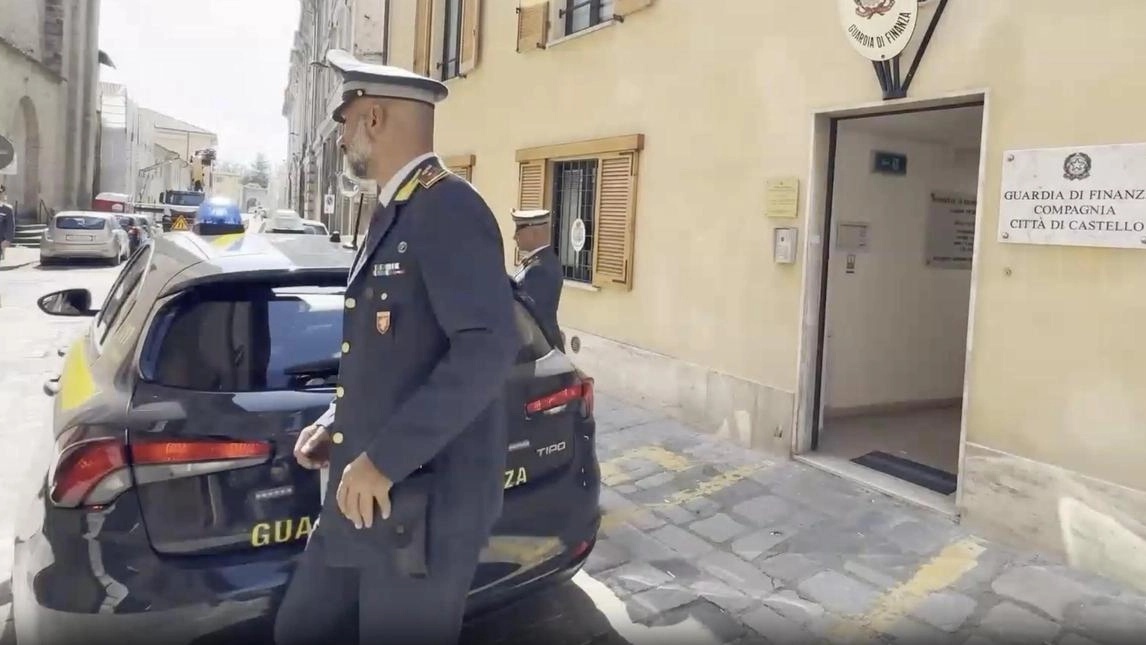 L’uomo era stato arrestato dalla guardia di finanza e sottoposto ai “domiciliari“ L’uomo era stato arrestato dalla guardia di finanza e sottoposto ai “domiciliari“