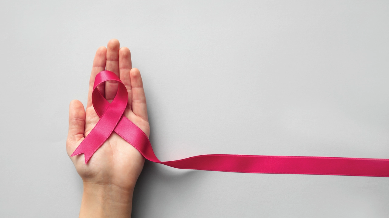 Ottobre Rosa: la lotta contro il cancro femminile inizia dall'informazione e dalla prevenz