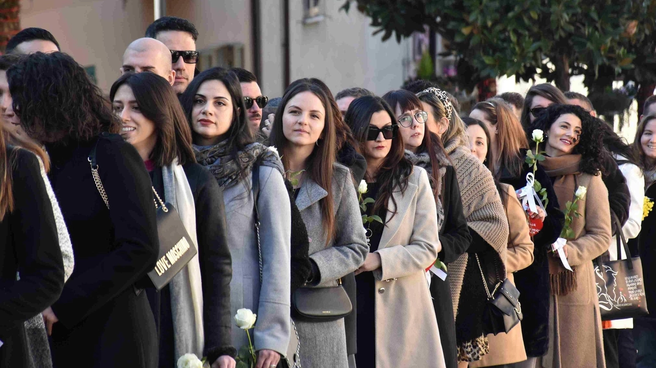 Accolte nella Basilica di San Valentino 42 coppie di fidanzati che si sposeranno entro il 2025