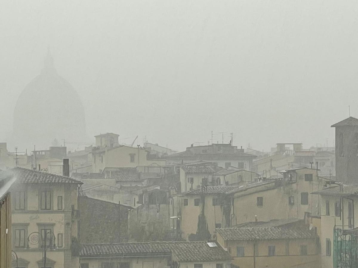 Forte temporale su Firenze, in corso l’allerta gialla su buona parte della Toscana Forte temporale su Firenze, in corso l’allerta gialla su buona parte della Toscana