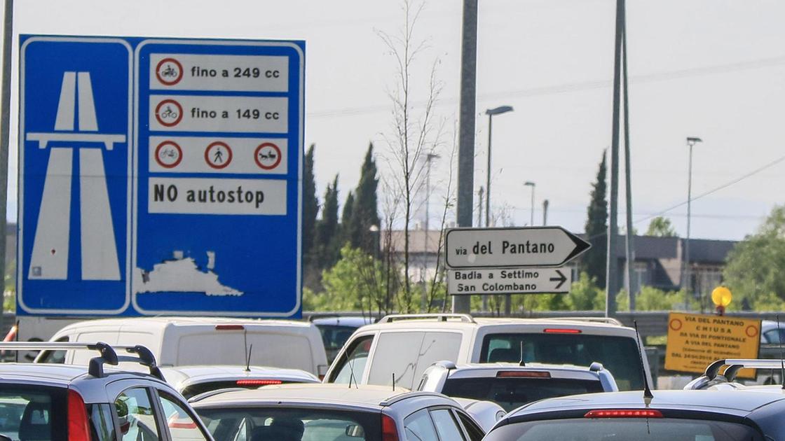 “Fagiolone“, rotonda indigesta: "Siamo prigionieri del traffico"