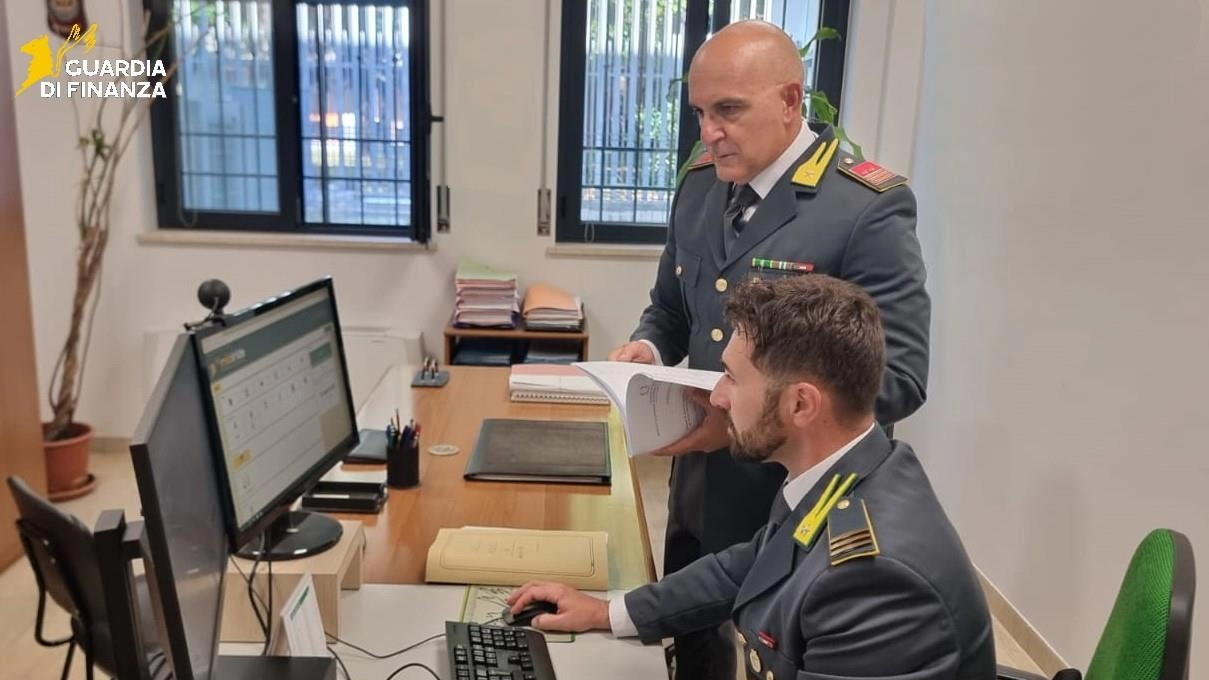 Finanzieri al lavoro