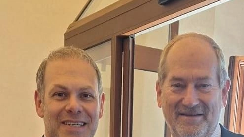A sinistra Alessandro Moio (presidente provinciale di Fratelli d’Italia) e il commissario Nicola Dell’Acqua Qui a fianco Donatella Tesei A sinistra Alessandro Moio (presidente provinciale di Fratelli d’Italia) e il commissario Nicola Dell’Acqua Qui a fianco Donatella Tesei