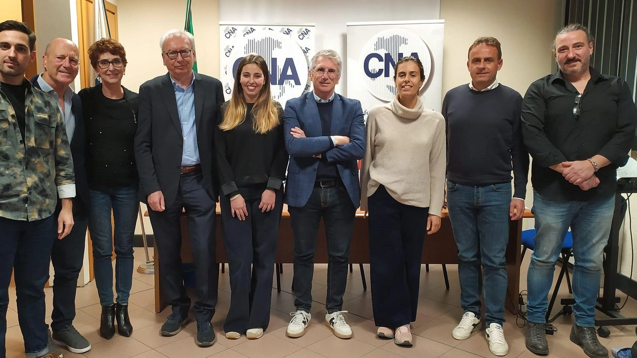I vertici della Cna Lucca insieme agli imprenditori premiati I vertici della Cna Lucca insieme agli imprenditori premiati