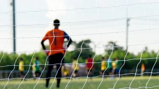 Il fatto è avvenuto a pochi minuti dalla fine della partita Monteverdi 2006-Porto Azzurro del campionato dilettanti di Seconda categoria (foto d'archivio)