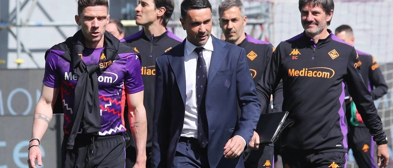 La Fiorentina resta a Cagliari. E il campo per la rifinitura lo ‘prestano’ i sardi