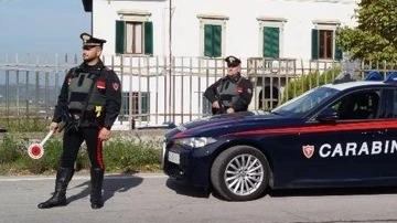 Trentacinque chili di cocaina. Arrestato autista di un furgone. Droga nascosta nella fiancata